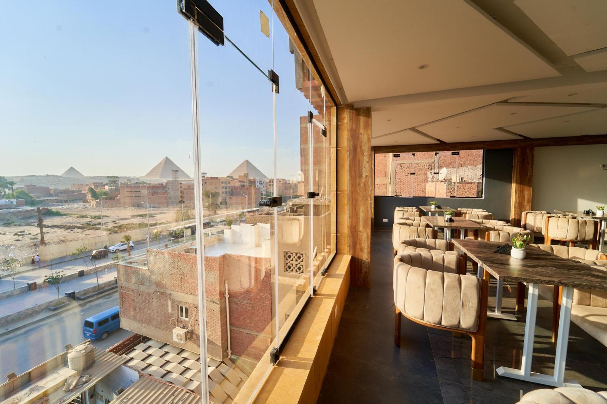 Crown Pyramids View Hotel Giza Exterior photo