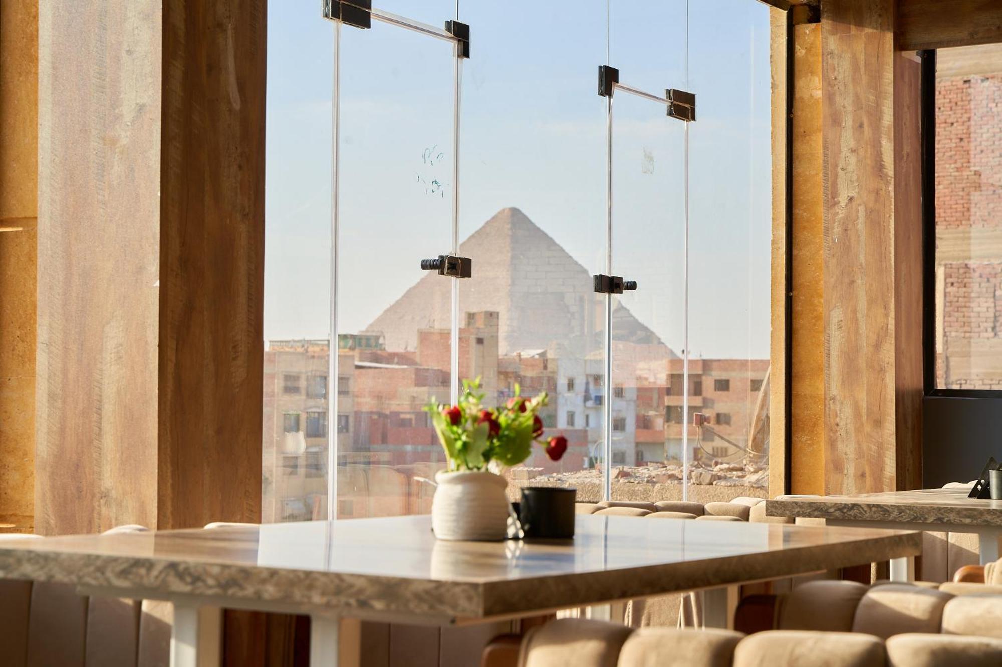 Crown Pyramids View Hotel Giza Exterior photo