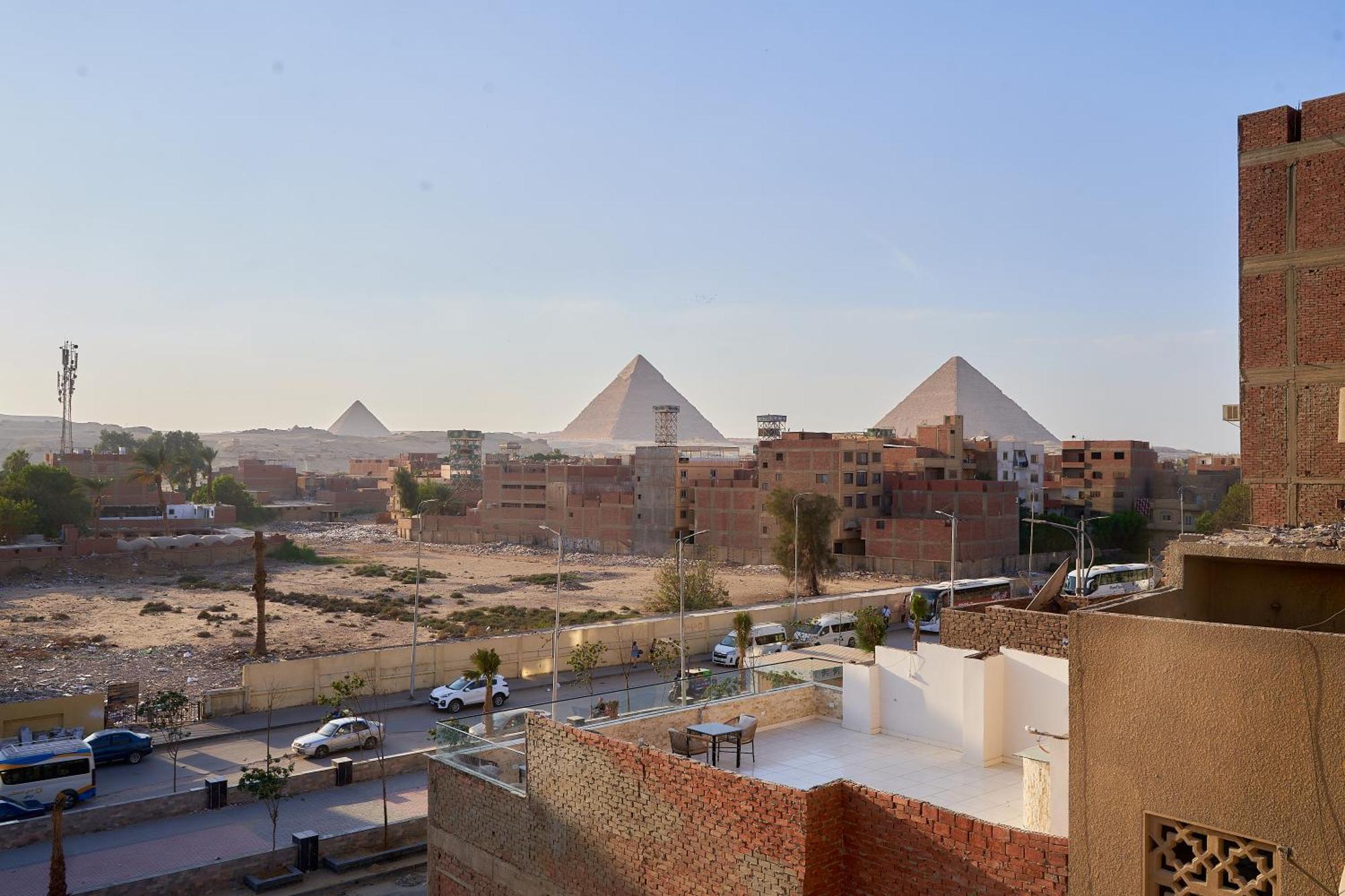 Crown Pyramids View Hotel Giza Exterior photo